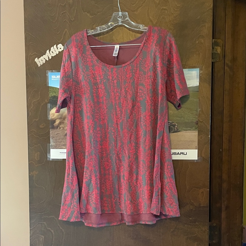 Women's LuLaRoe Red Patterned Top